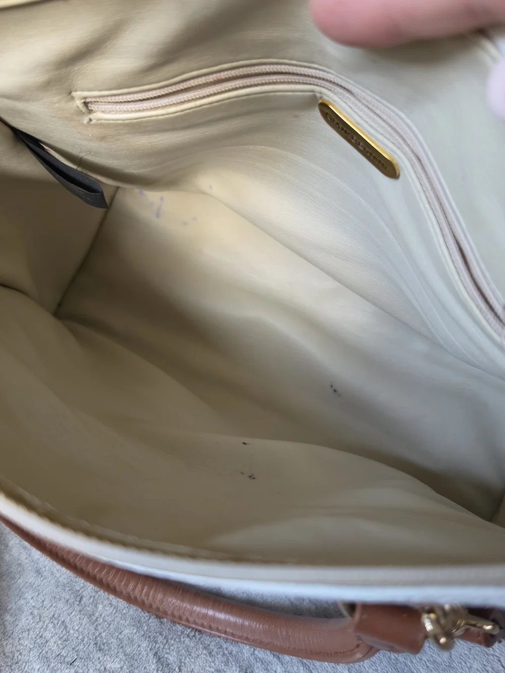 Giani Bernini colorblock crossbody handbag white leather